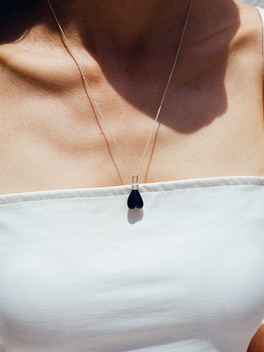 Stone Love Necklace_Black - BRILLPIECE - Modalova