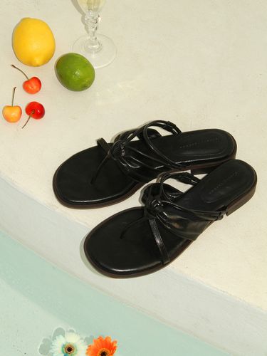 Two Way Tide Sandals_Black - february second - Modalova