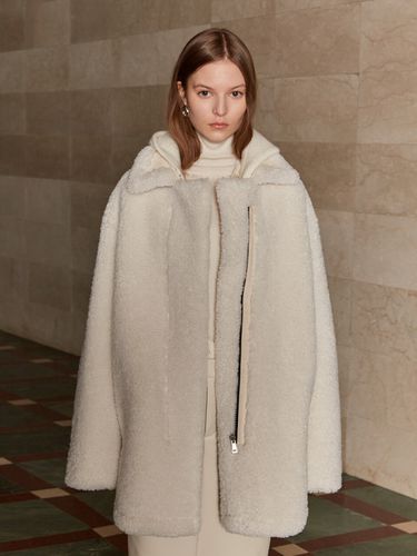 NU MOUTON Faux-shearing Reversible Middle Coat - MUSEE - Modalova