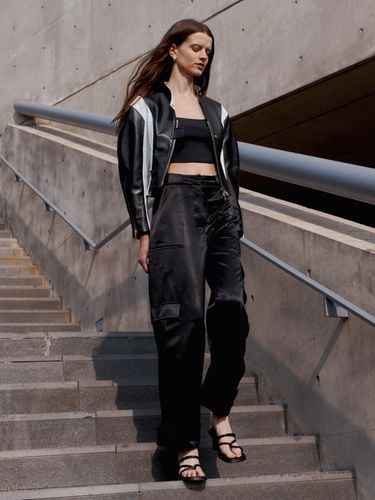 JEIN Wide-leg Satin Cargo Pants_Black - MUSEE - Modalova