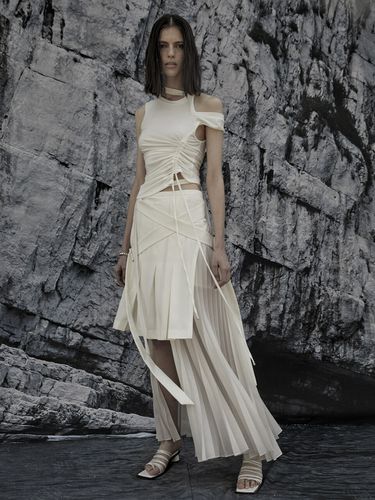 EVA Unbalance Pleated Belt Skirt - MUSEE - Modalova