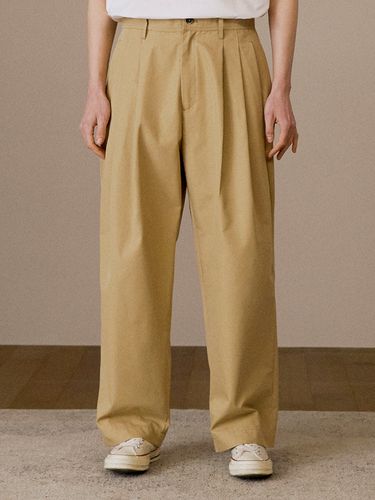 Wide-Leg Three-Tuck Chinos _ Beige - DTHIRTYONE - Modalova