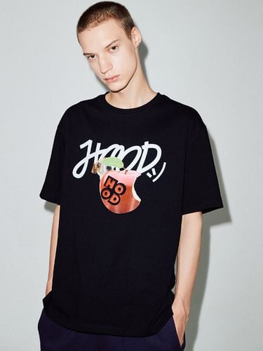 Apple and Beagle Logo T-Shirt (Black) - HOODHOOD - Modalova