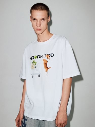 Beagle in Market T-Shirt (White) - HOODHOOD - Modalova