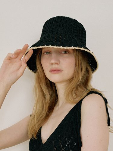 Wide Bucket Hat_Black - MAD FACTORY - Modalova