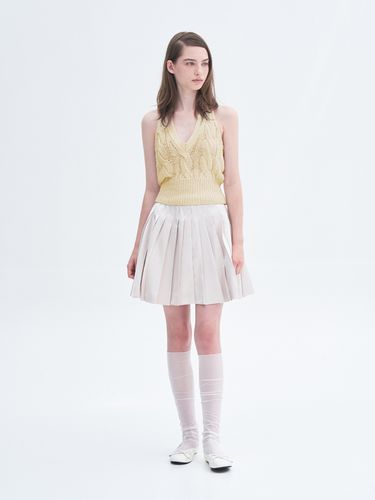 Pleats Satin Basic Skirt_Light Beige - THETIS - Modalova