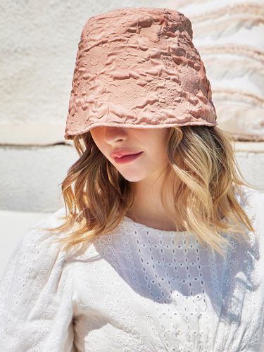 Embo Long Label Drop Bucket Hat_Pink - VARZAR - Modalova