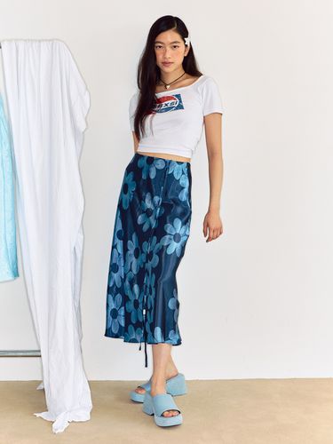 Stella Satin Skirt Navy - LOTS YOU - Modalova