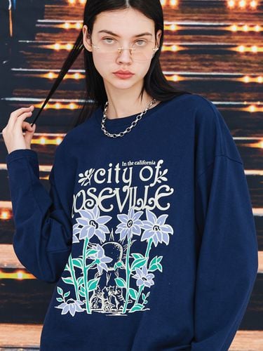 Roseville Flower Graphic Long Sleeve T-shirt - CPGN - Modalova