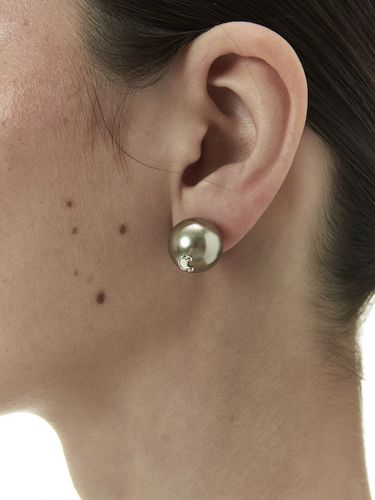 IC Pearl Earring_Silver - Invisible collage - Modalova