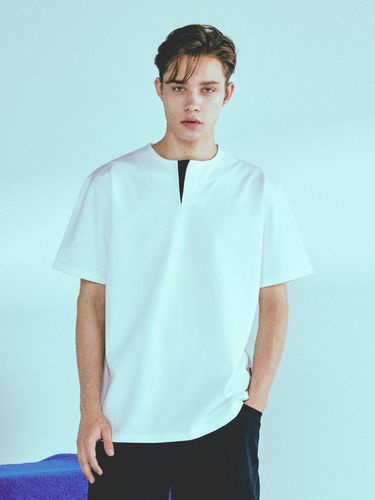 Soft Ponte Short-Sleeve Henley T-Shirt _ - MOMENTISM - Modalova