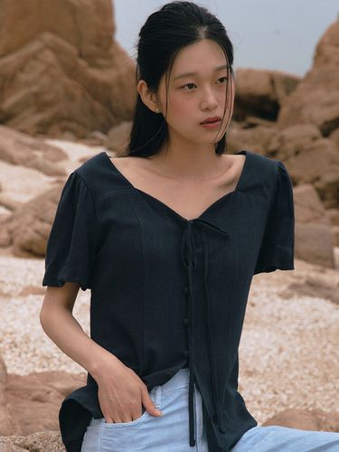 Linen Sweetheart Neck Ribbon Blouse _Navy - LETTER FROM MOON - Modalova