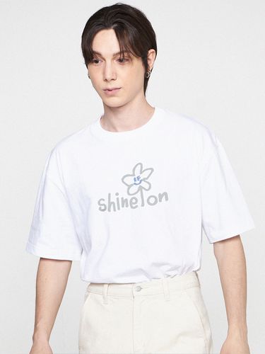 UNISEX[ Shine On Flower Smile T-shirt_White - GRAVER - Modalova