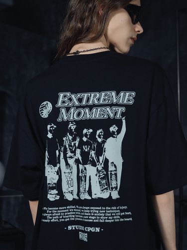 Extreme Moment T-Shirt _ Black - CPGN - Modalova