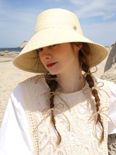 Agave Wide Beige Bucket Hat - ELKE BLOEM - Modalova