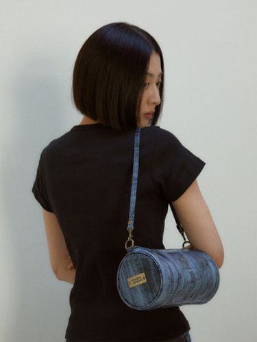 Butter Round Shoulder Bag_Blue Denim - doublequotes - Modalova