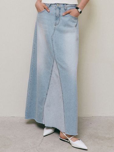 Two Tone Washing Denim Skirt_Light Blue - YAN13 - Modalova