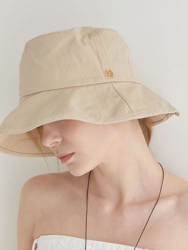 Over Flap Cotton Bucket Hat_Beige - halden - Modalova