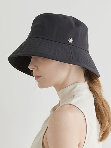 Over Outline Visor Bucket Hat_Black - halden - Modalova