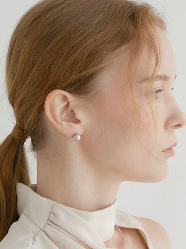 Simple Round Earrings_Silver - halden - Modalova