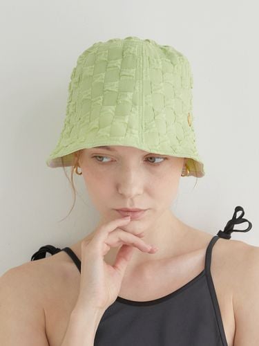 Square Embo Bucket Hat_Green - halden - Modalova