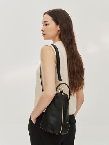 A Sling Bag Black - AMAG STUDIO - Modalova