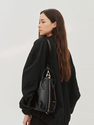 A Sling Bag Bomi Black - AMAG STUDIO - Modalova