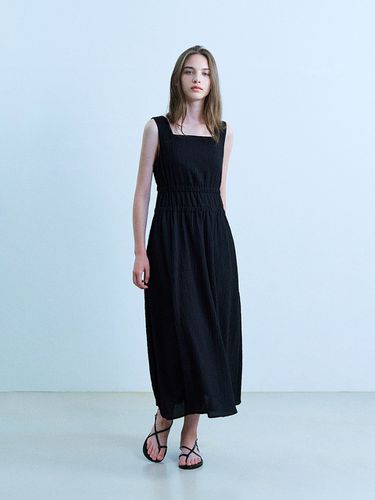 Hum Middle Shirring Sleeveless Long Dress_Black - ADAUL - Modalova