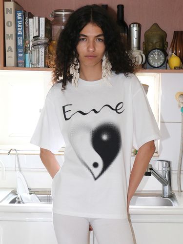 Big Heart Symbol Logo T-shirt () - EcommaE - Modalova