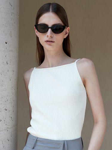 Narrow Ribbed Square Neck Sleeveless Top - ouie - Modalova