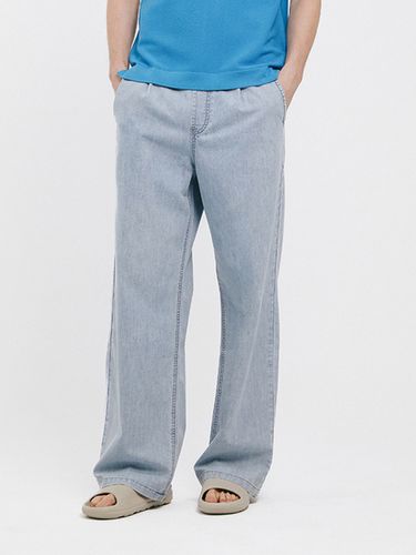 Denim Single Tuck Wide Fit Pants _ - ADHOC - Modalova