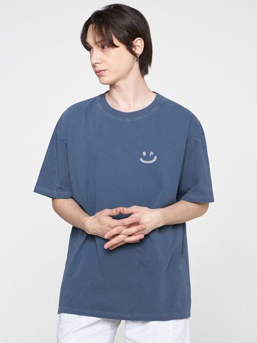 Unisex] Small Drawing Smile Pigment T-Shirt - GRAVER - Modalova