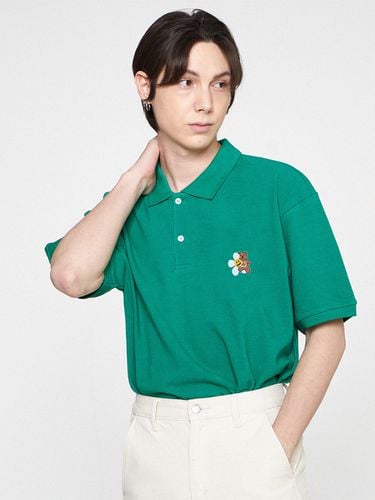 Unisex] Flower Bear Embroidery Polo Shirt _ - GRAVER - Modalova