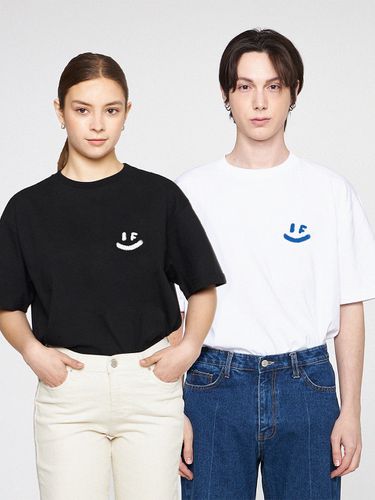 Unisex] Spray Small Drawing Smile T-Shirt - GRAVER - Modalova