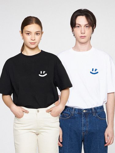 Unisex] Spray Small Drawing Smile T-Shirt - GRAVER - Modalova