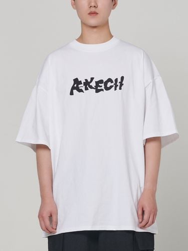 Overfit Embo Half T-shirt_White - AKECII - Modalova