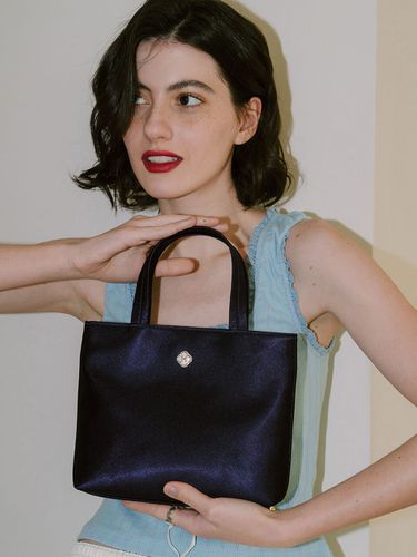 Mari Silk Tote Bag_Navy - Heeari - Modalova