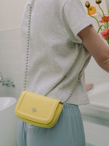 Poppy Chain Mini Bag_Yellow - Heeari - Modalova