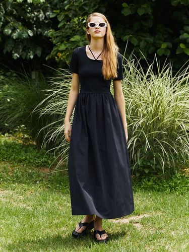 Half Jersey Dress_Black - LETQSTUDIO - Modalova