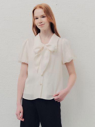 WED_Ribbon Short-sleeved Bow Blouse - We’Dee - Modalova