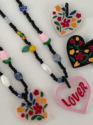 Flower Heart Beads Necklace - OUI SAY YES! - Modalova