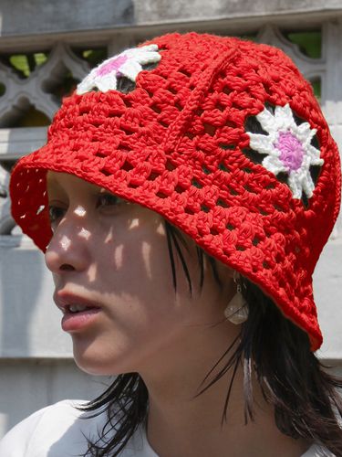 Daisy Beanie_Red - nuuanu - Modalova