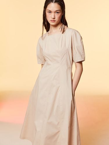 Volume Sleeve Dress - Light Beige - kuho plus - Modalova