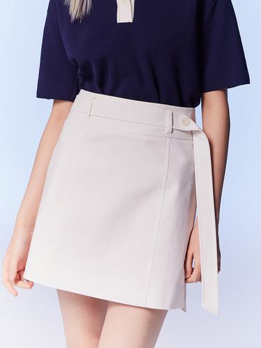 Belted Mini Skirt - White - kuho plus - Modalova