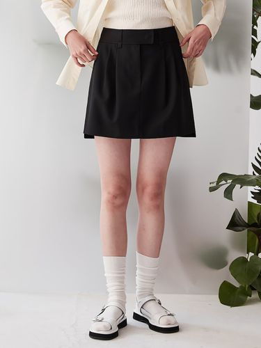 Two Tuck Mini Skirt _Black - kuho plus - Modalova