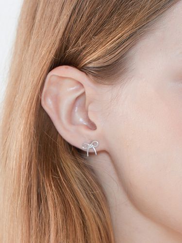 Silver925] SE028 Basic Tiny Ribbon Earring - TOU - Modalova