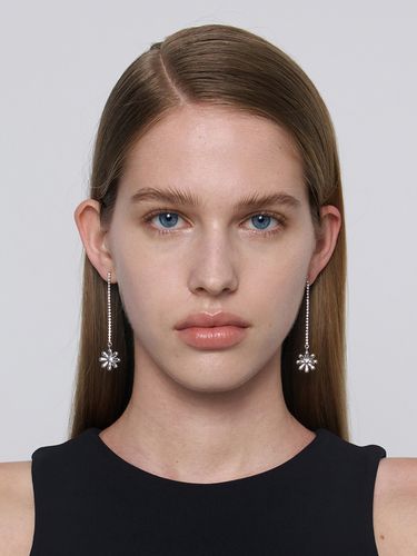 Glitter Daisy Earrings - MONDAY EDITION - Modalova