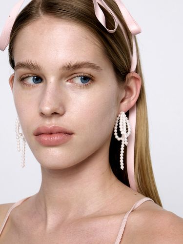 Pearl Bow Earrings - MONDAY EDITION - Modalova