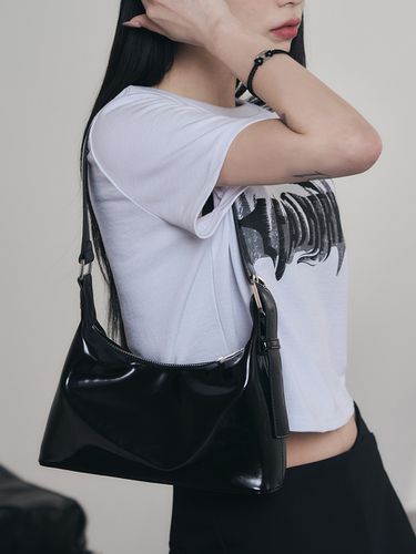 Fuse Glossy Compact Shoulder Bag_ - leathery - Modalova