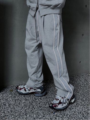 Wide Balloon-Fit 3M Side Line Sweatpants _ - CLACO - Modalova